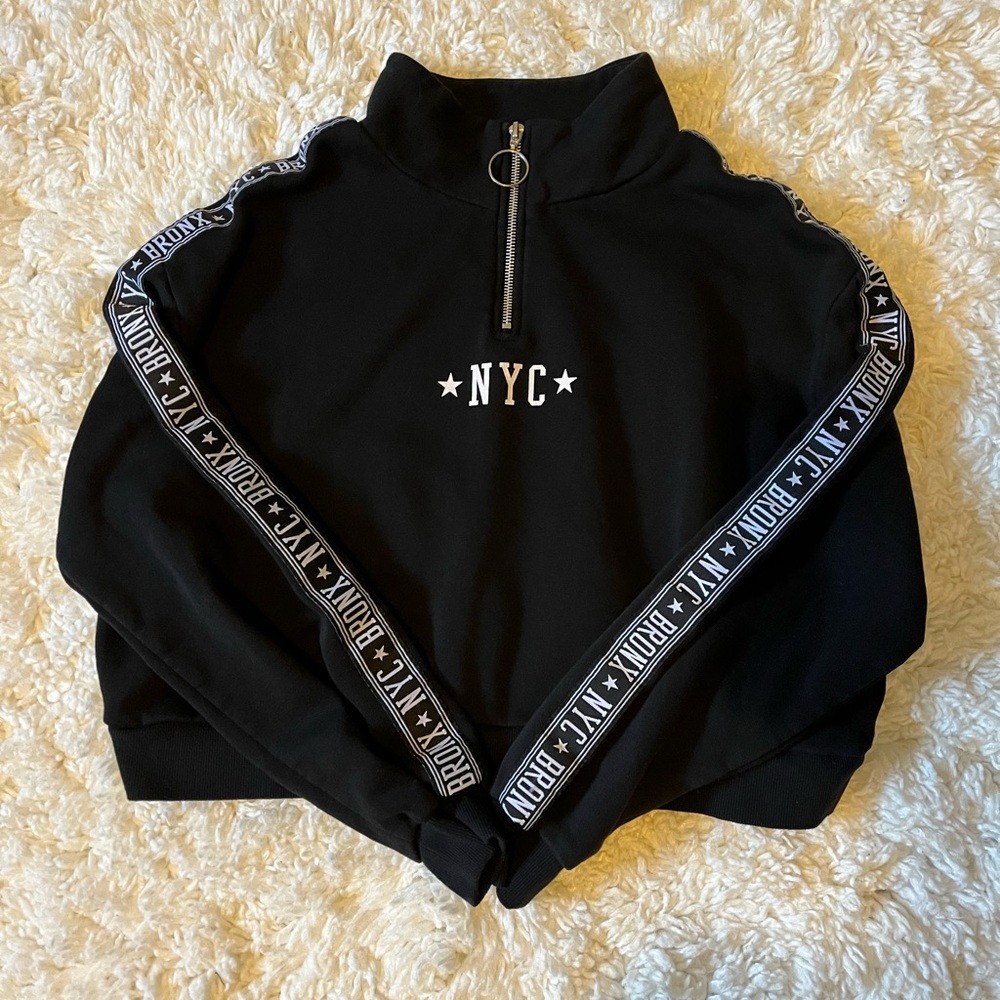 H&M black NYC sweater